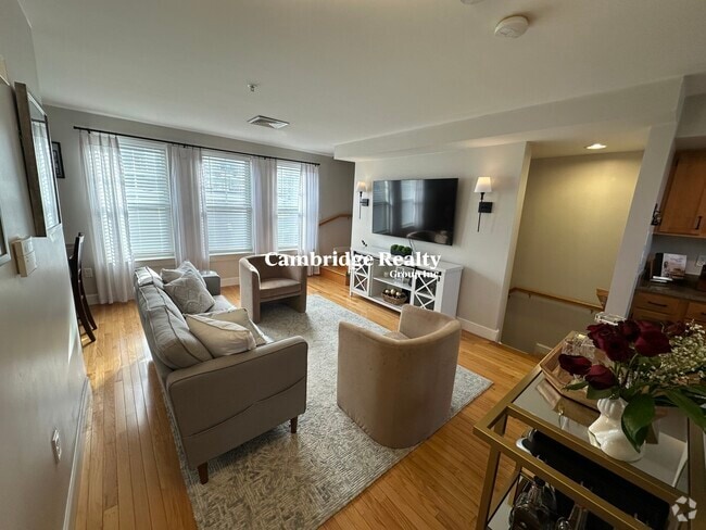 Building Photo - 125 Library St Unit # Rental