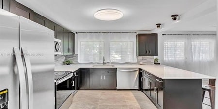 Photo - 211 SE 9th St