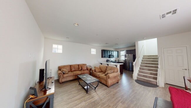 Photo - Beautiful 3 bedroom in Eastvale!