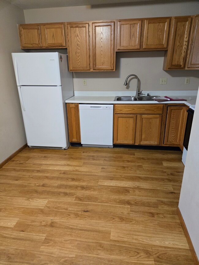 Photo - 2143 Hummingbird Dr