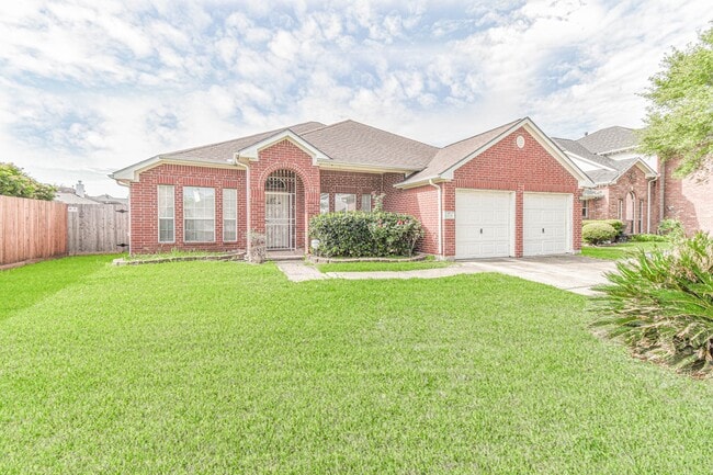 Building Photo - 13735 Branford Greens Dr