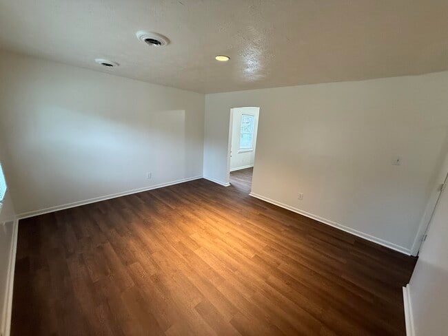 Photo - 336 Peachtree Rd