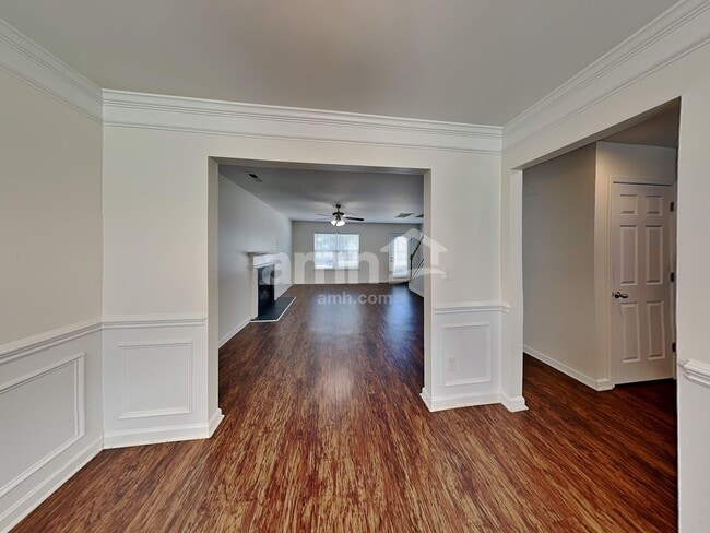 Photo - 1649 Woods Ln