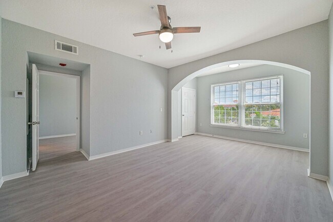 Photo - ** RARE 1 bed/1bath Condo in North Bonita ...