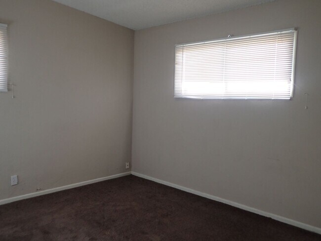 Photo - Cute spacious 3bd 1ba