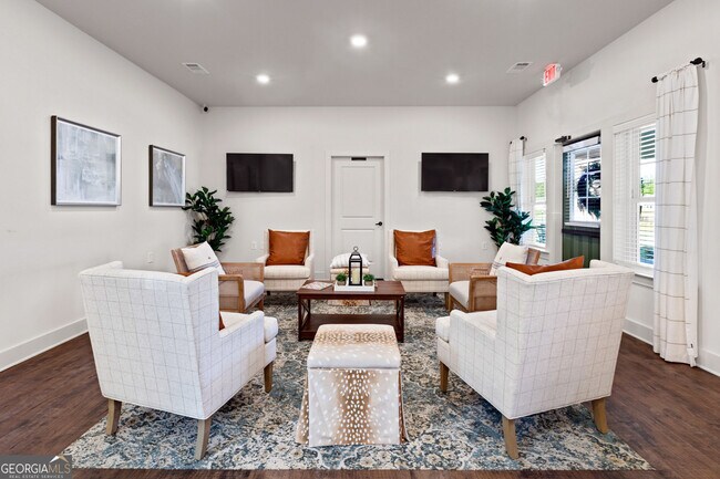 Photo - 705 Charles Hardy Pky