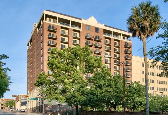 Photo - 215 W College Ave Unidad 410 Rental