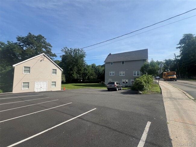 Photo - 1225 E Main St Unidad #4