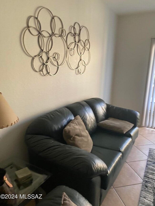 5500 N Valley View Rd Unit 208