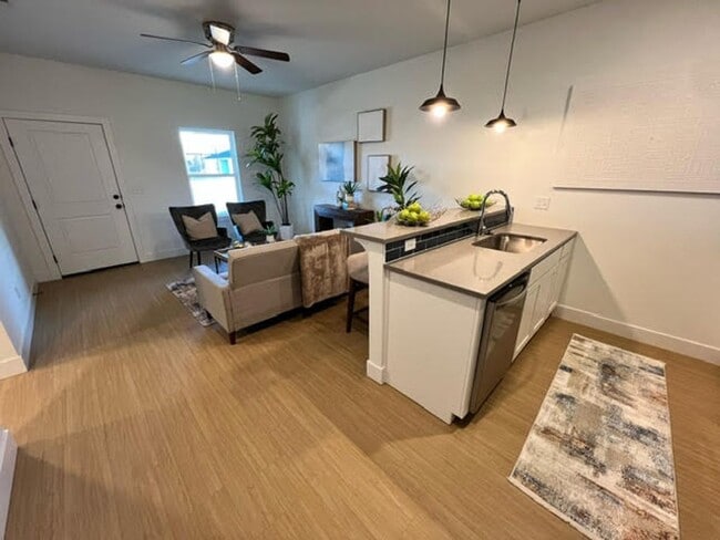 Photo - 1800 Riverview Dr Unidad - I1