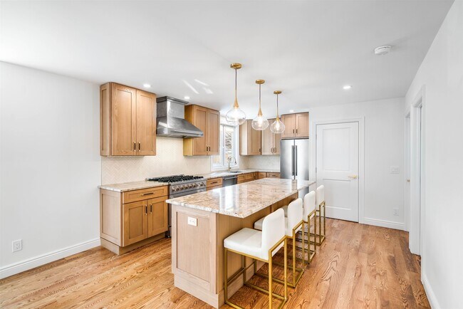 Photo - 11 Walnut St Unit 1