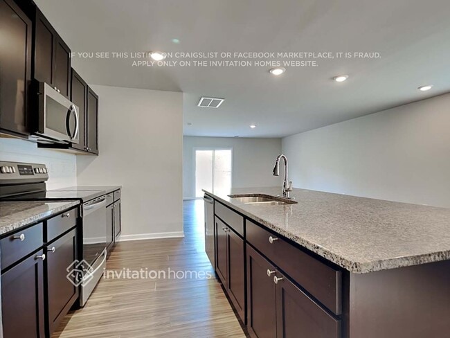 Photo - 7208 Olive Coast St