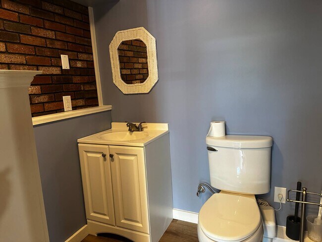 Photo - 77 Mayer Dr