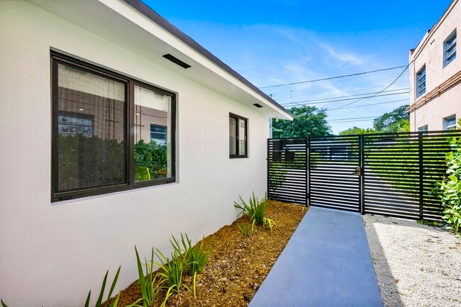 Photo - 21-23 NW 52nd St