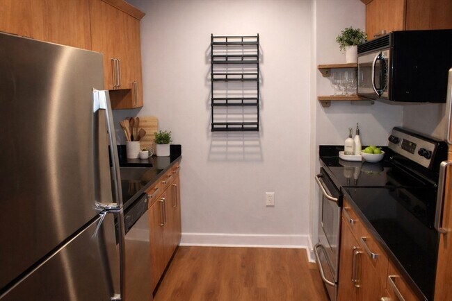 Photo - 289 Essex St Unidad 307