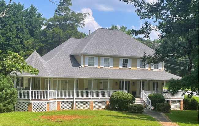 Building Photo - 5179 Beech Forest Dr SW