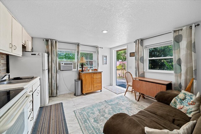 Photo - 512 Madison Ave Unit Beachy Hideaway