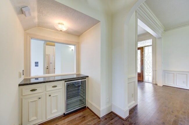 Photo - 122 Vieux Carre Dr