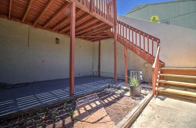 Photo - 32 Crossings Cir