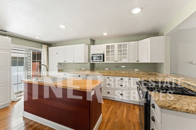 Photo - 705 Orange Grove Way