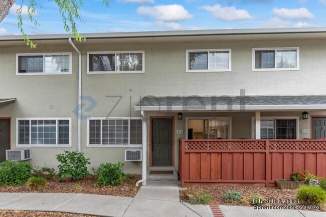 Photo - 680 Fargo Ave