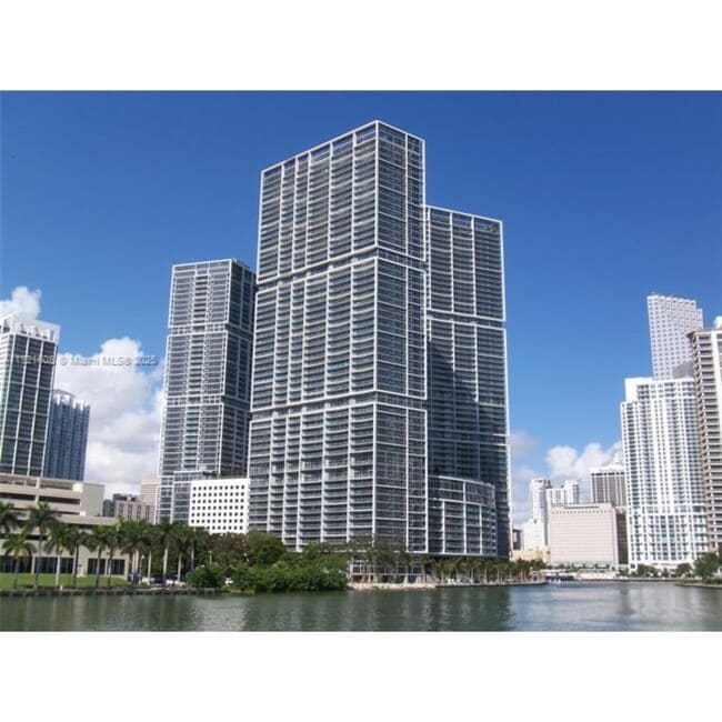 Building Photo - 475 Brickell Ave