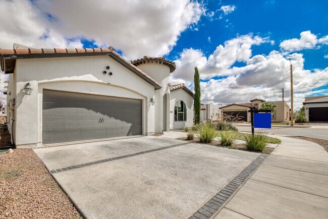Photo - Beautiful East side House in Ventanas Subdivision