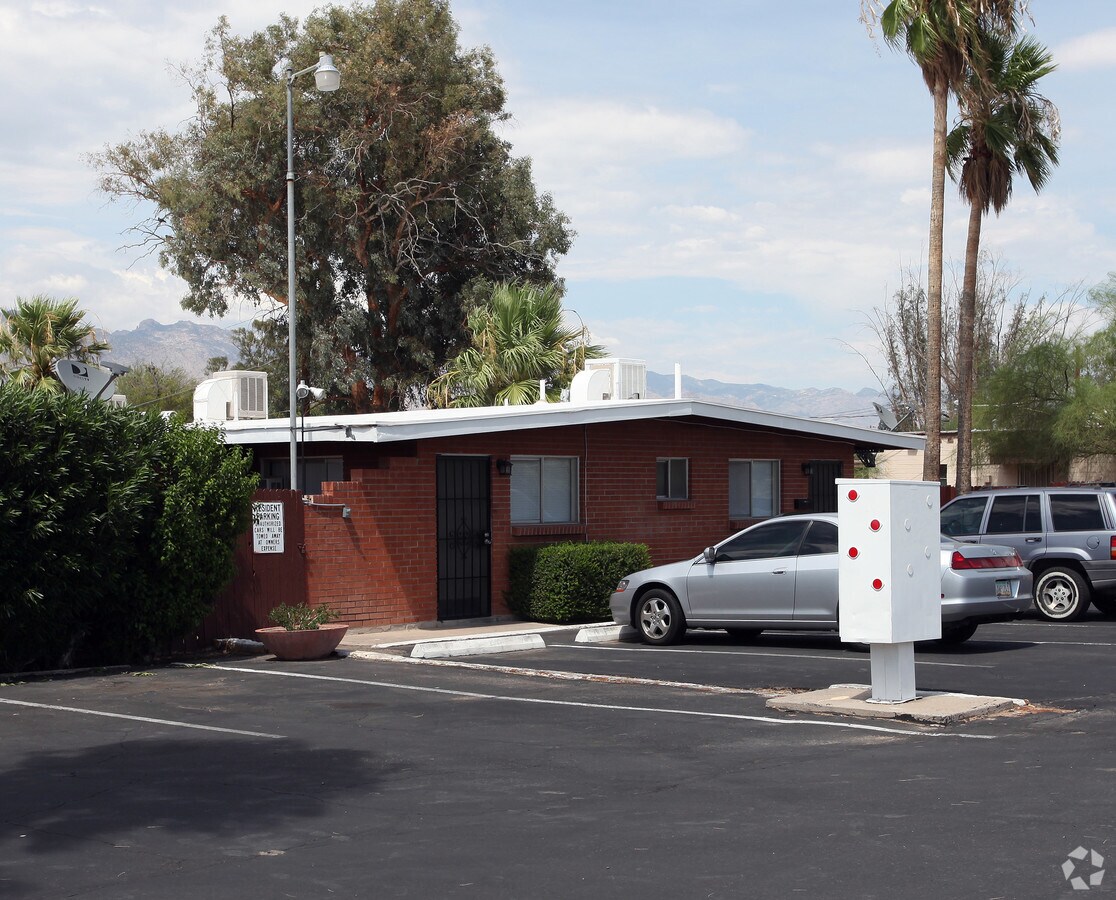 Photo - Del Mar Apartments