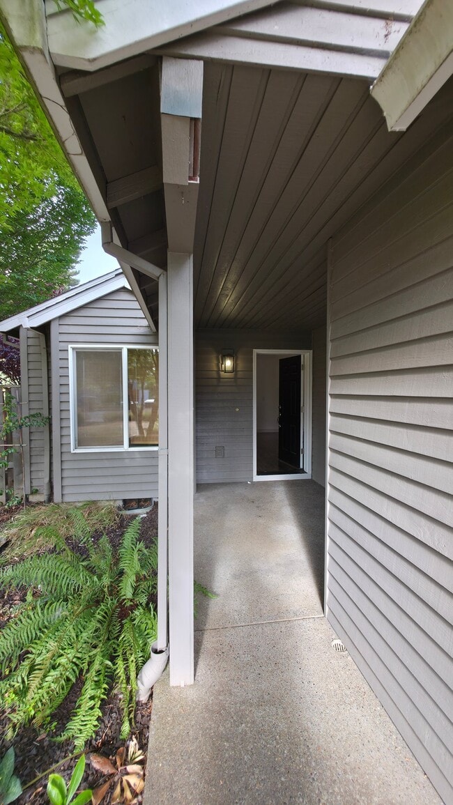 Photo - 716 Warren St