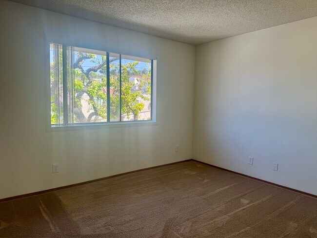 Photo - 5655 Riley St