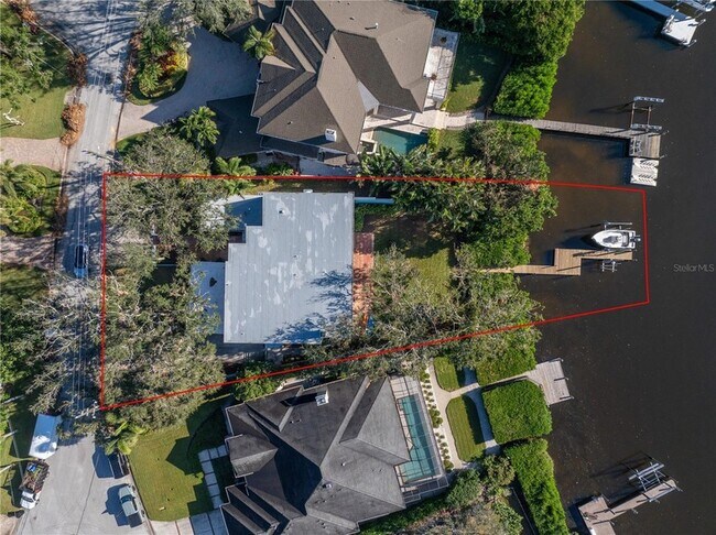 Photo - 838 Monterey Blvd NE