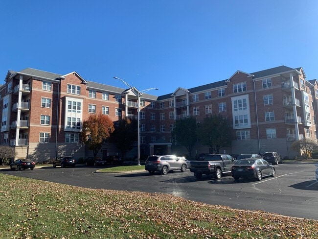 Building Photo - 101 Pointe Dr Unit 109