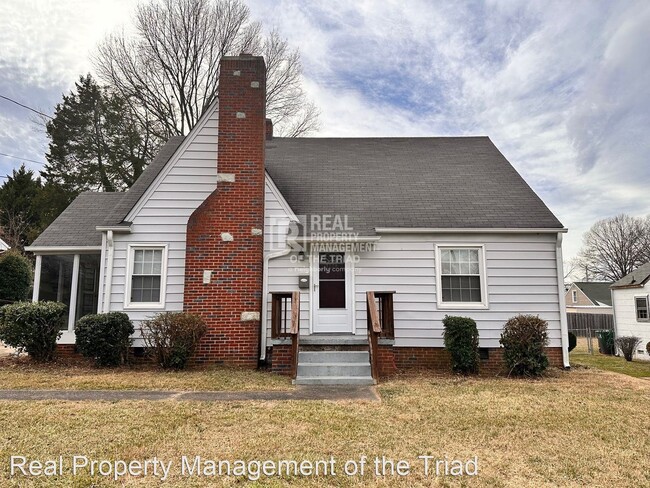 2 br, 1 bath House - 3228 S Main St - 2 br, 1 bath House - 3228 S Main St
