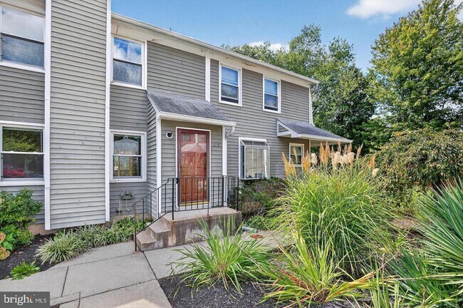 Photo - 23 Janwall Ct