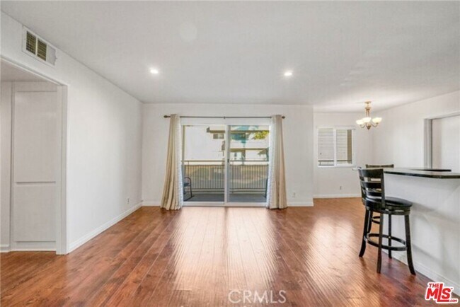 Photo - 5003 Tilden Ave Unidad 109