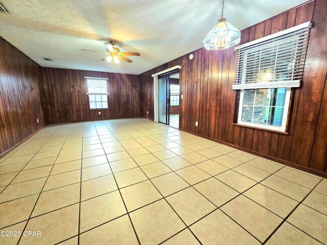 Photo - 5224 Park St