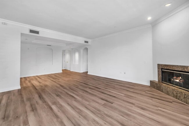 Photo - 11847 Gorham Ave Unit #104