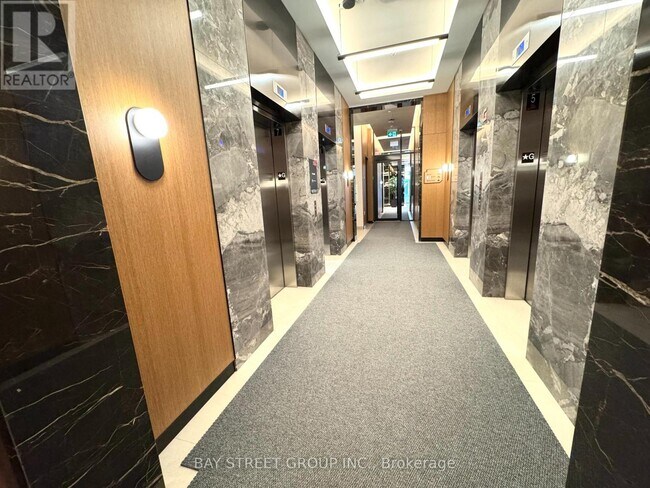 Photo - 60 Central Park Roadway Unité 1213