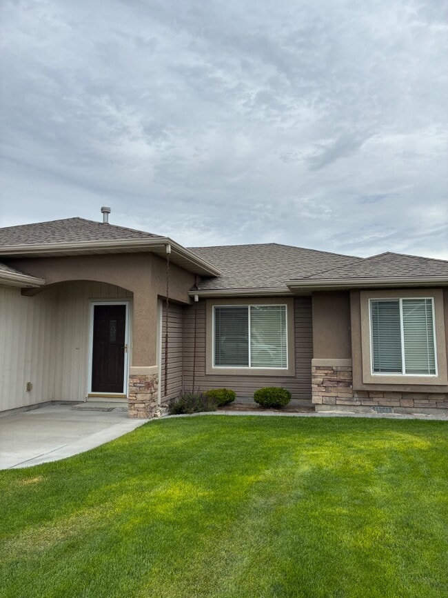 Photo - 234 Greenbrier Dr