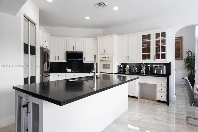 Photo - 19250 SW 30th St