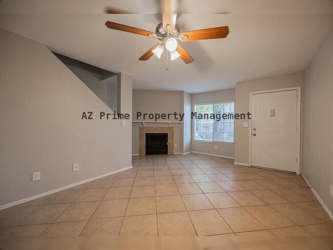 Photo - 1055 W 5th St