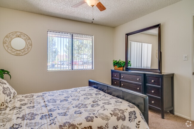 1 BR, 1 BA - 607 SF