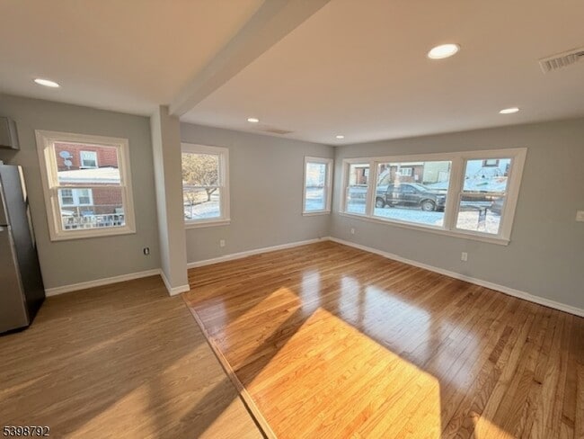 Photo - 83 Academy St