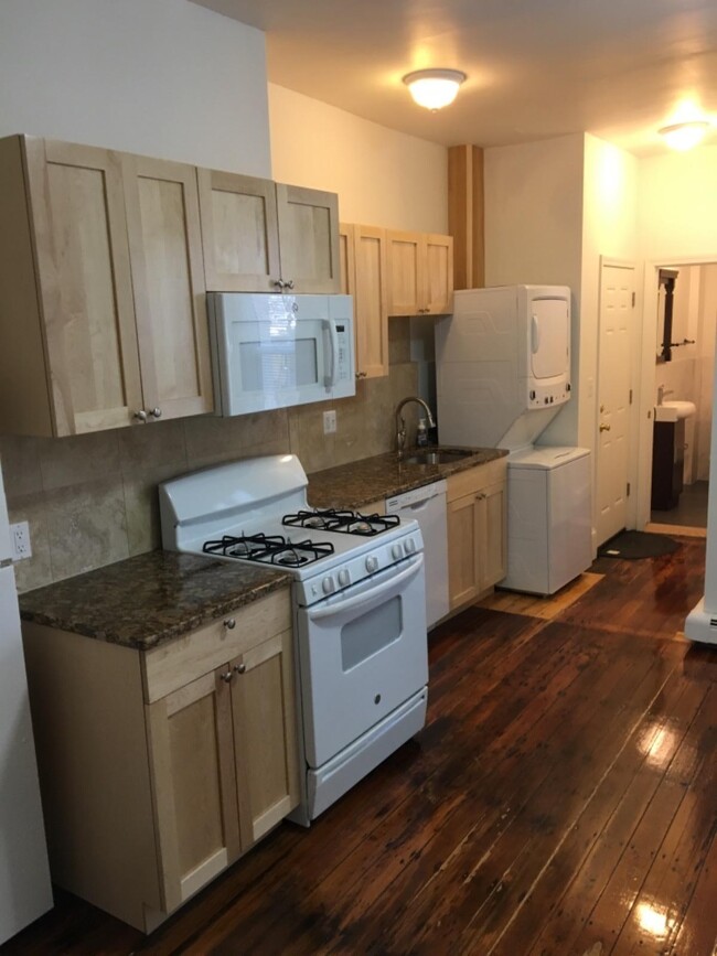 Photo - 252 Windsor St Unidad 252 #1R Rental