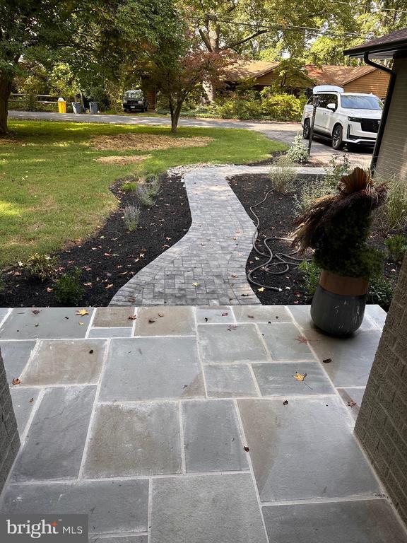 Photo - 827 Locust Dr