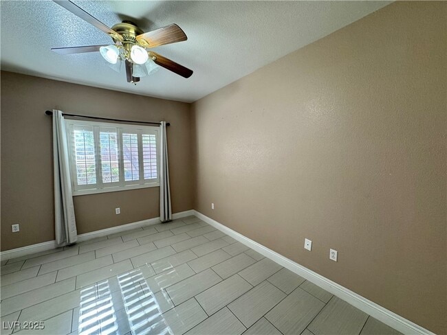 Building Photo - 1050 E Cactus Ave Unit 1132