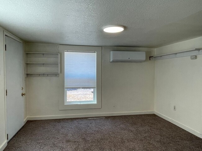 Photo - Great 1 Bedroom 1 Bath Cottage-ALL UTITLITES INCLUDED, except Power