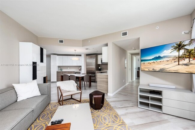 Photo - 1300 Brickell Bay Dr Unidad 1702