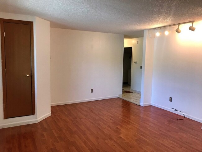 Photo - 1531 Northview Dr Unit G1