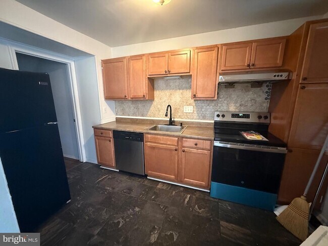 Photo - 21 Monhegan Ct